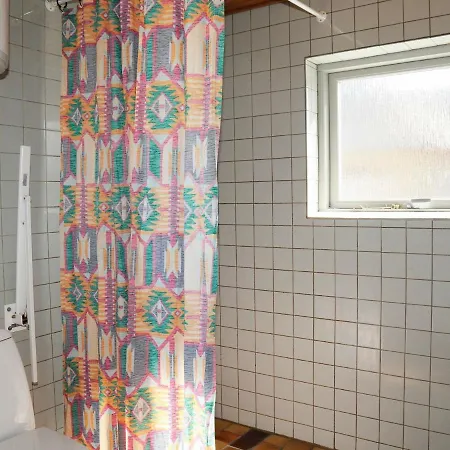 Сasa de vacaciones Eight-bedroom In Grenå