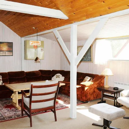 Eight-bedroom In