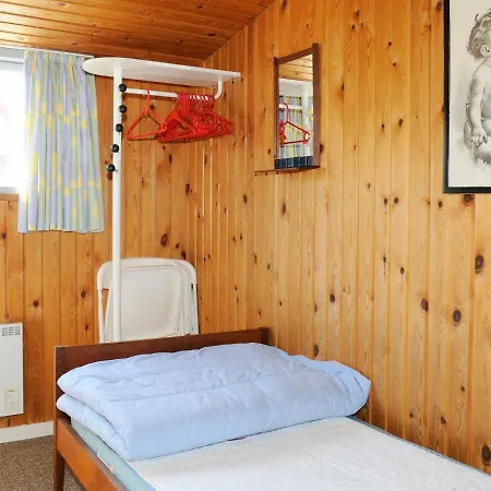 Сasa de vacaciones Eight-bedroom In Grenå