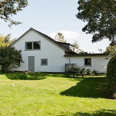 Eight-bedroom In