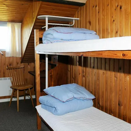 Eight-bedroom In Сasa de vacaciones Grenå