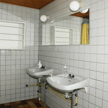 Сasa de vacaciones Eight-bedroom In Grenå
