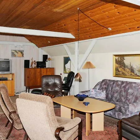 Сasa de vacaciones Eight-bedroom In Grenå